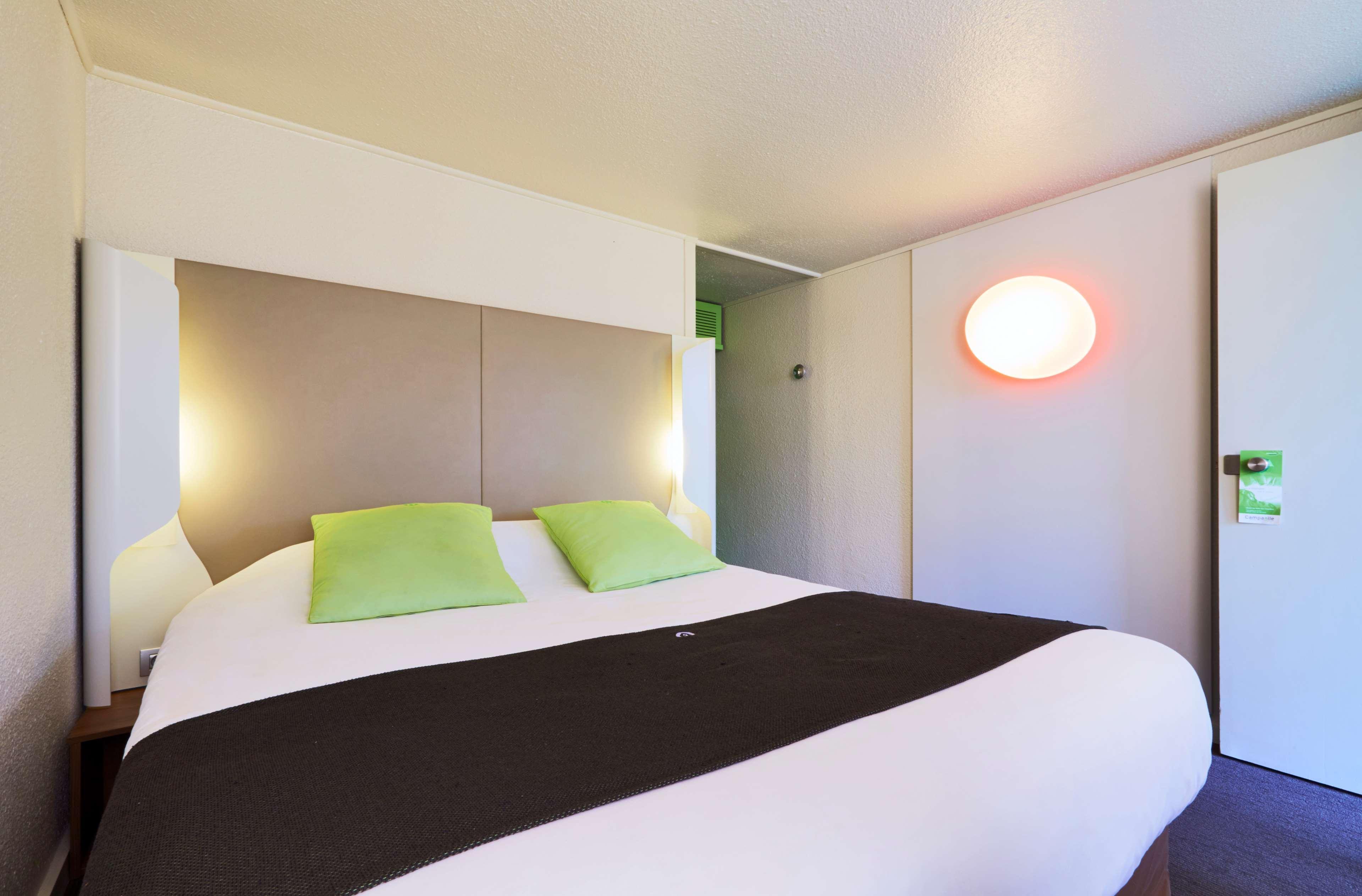 Campanile Poitiers - Site Du Futuroscope Hotel Шасней дю Пуату Екстериор снимка