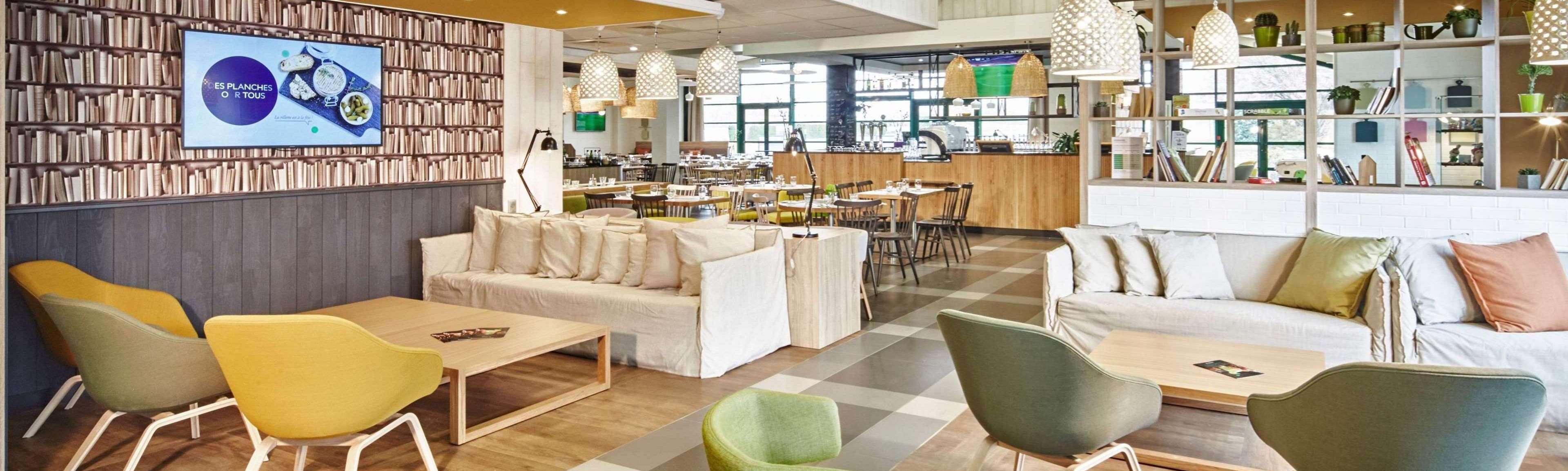 Campanile Poitiers - Site Du Futuroscope Hotel Шасней дю Пуату Екстериор снимка