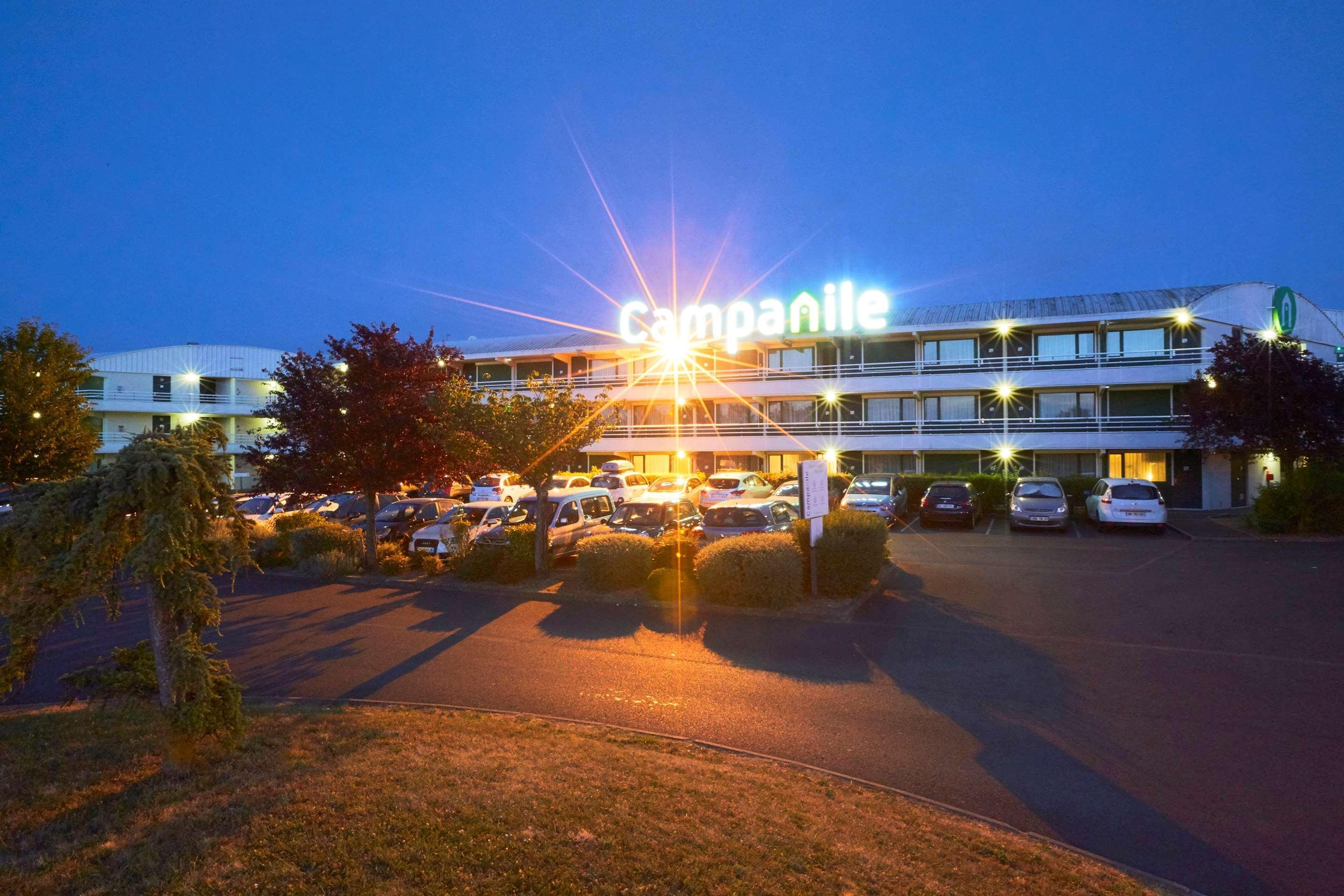 Campanile Poitiers - Site Du Futuroscope Hotel Шасней дю Пуату Екстериор снимка
